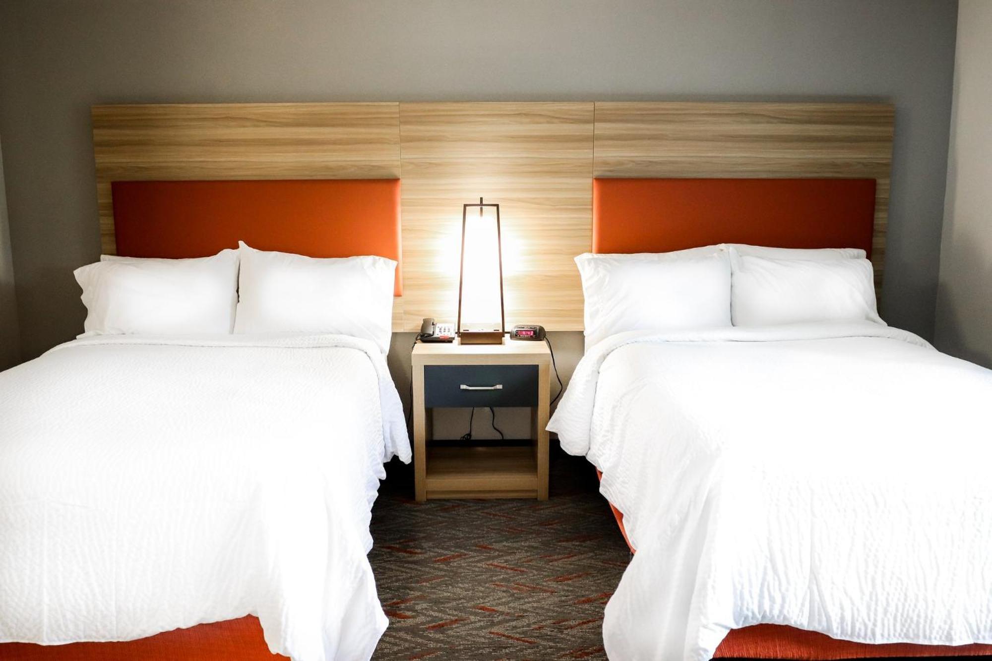 Candlewood Suites Richmond Airport By Ihg Сандстон Экстерьер фото