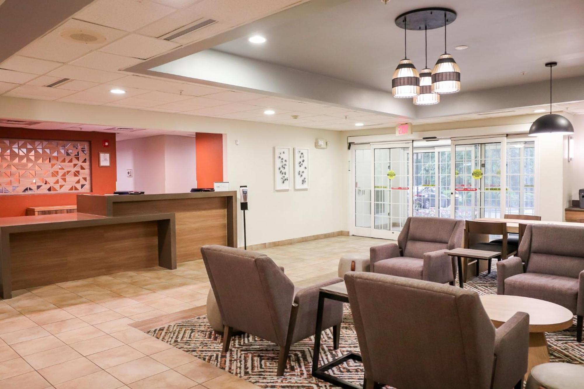Candlewood Suites Richmond Airport By Ihg Сандстон Экстерьер фото