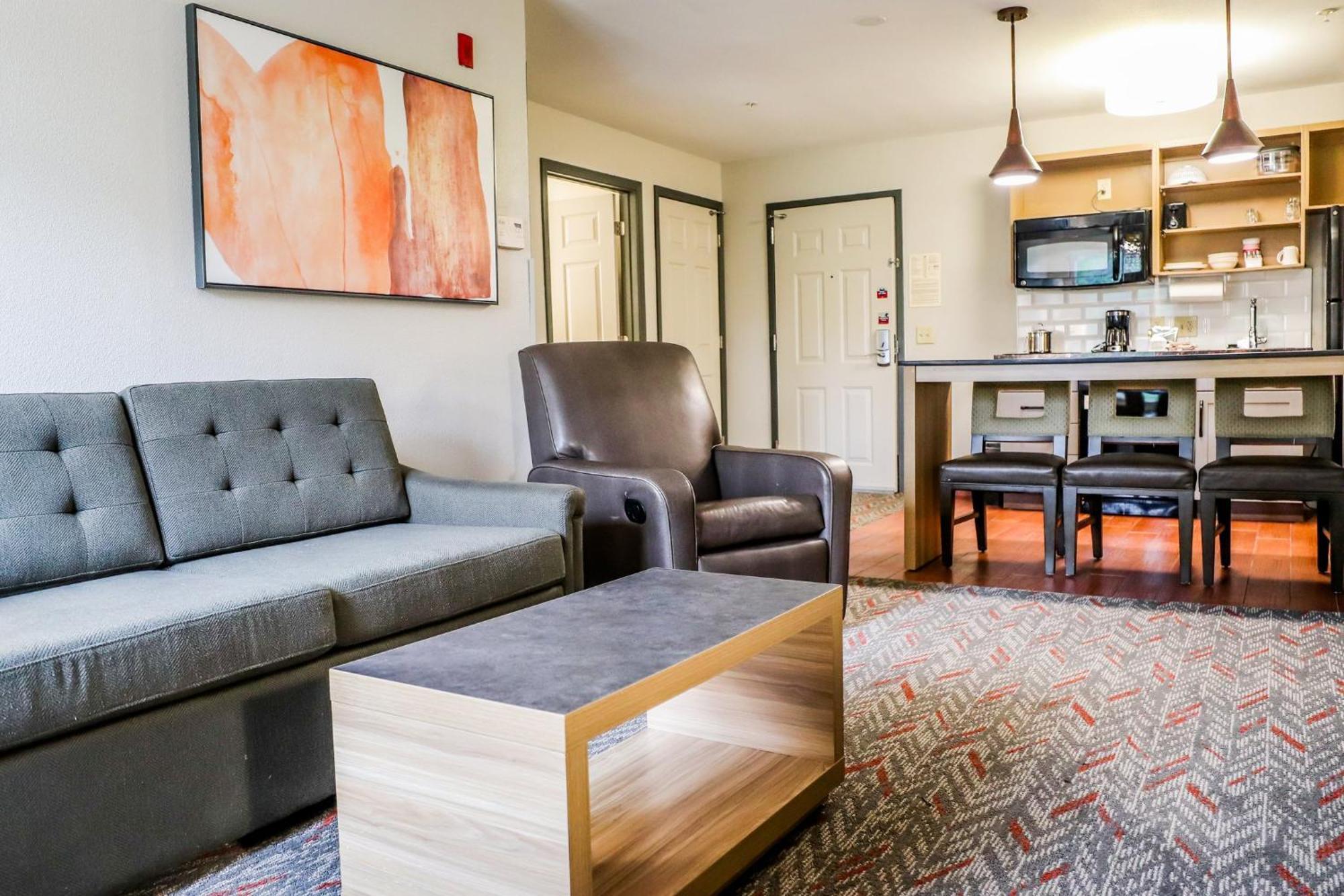 Candlewood Suites Richmond Airport By Ihg Сандстон Экстерьер фото