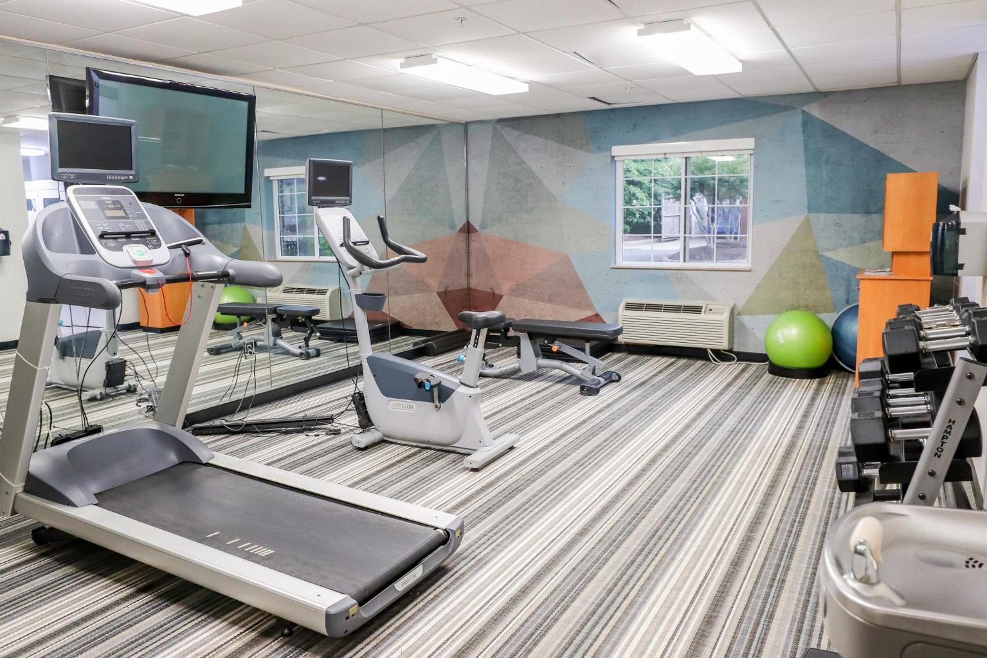 Candlewood Suites Richmond Airport By Ihg Сандстон Экстерьер фото